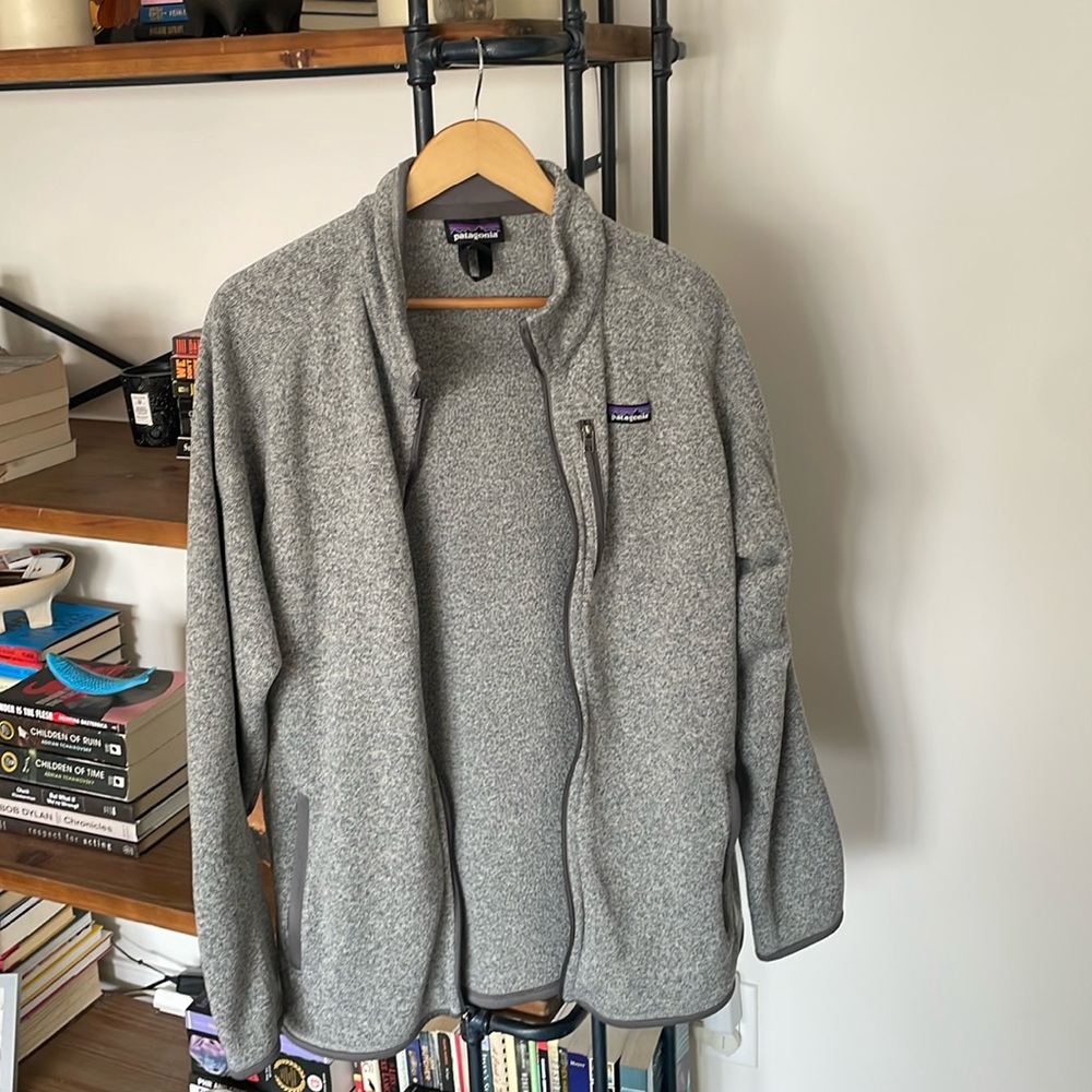 Patagonia men’s gray fleece